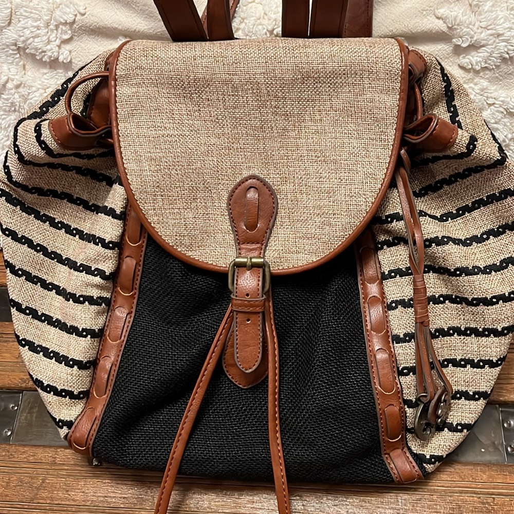 Lucky Brand canvas backpack - Picture 3 of 9
